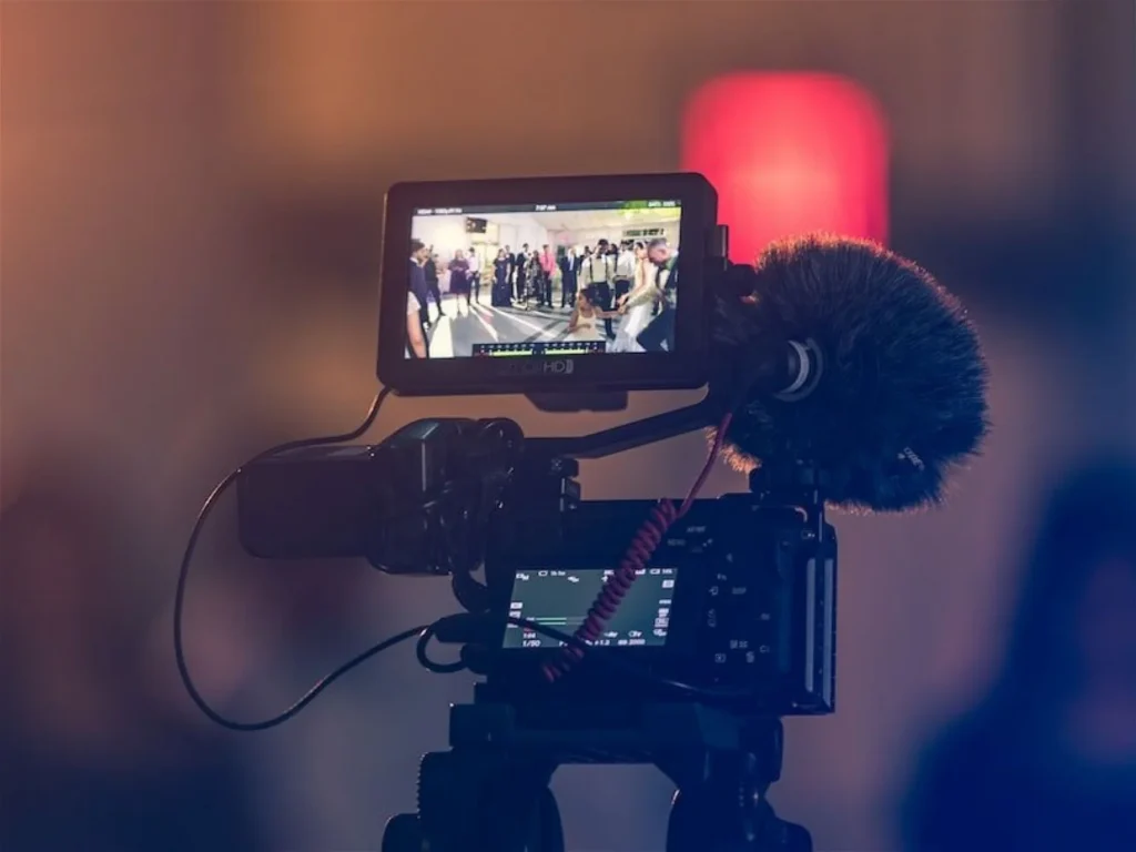 Rôle et étapes clés d’un film institutionnel en audiovisuel – dB PROD-FACTORY